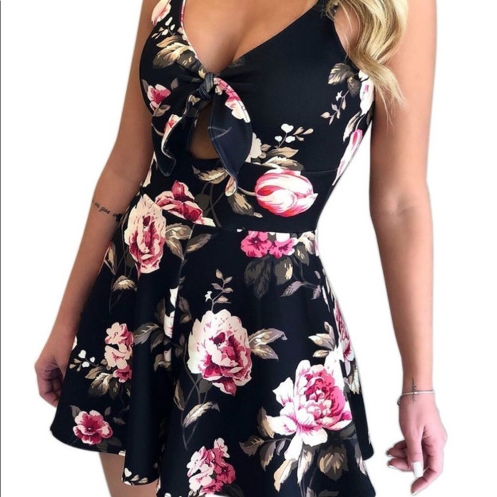 Dresses - Picture 9 of 9
